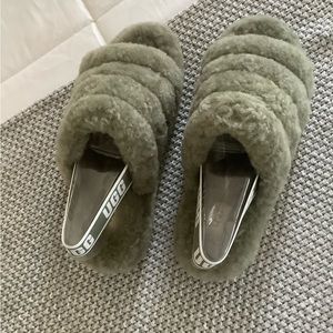 UGG Fluff yeah slides